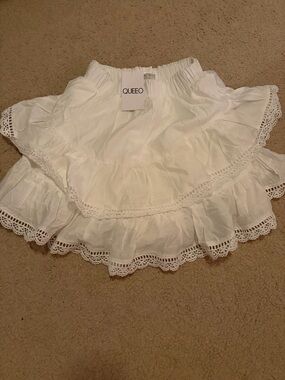 Que White Lace-Trim Tiered Skirt